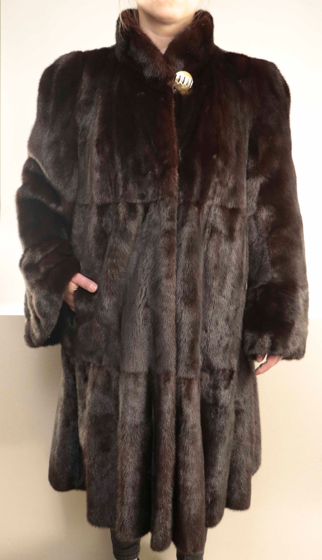 Null Brown mink coat flared.