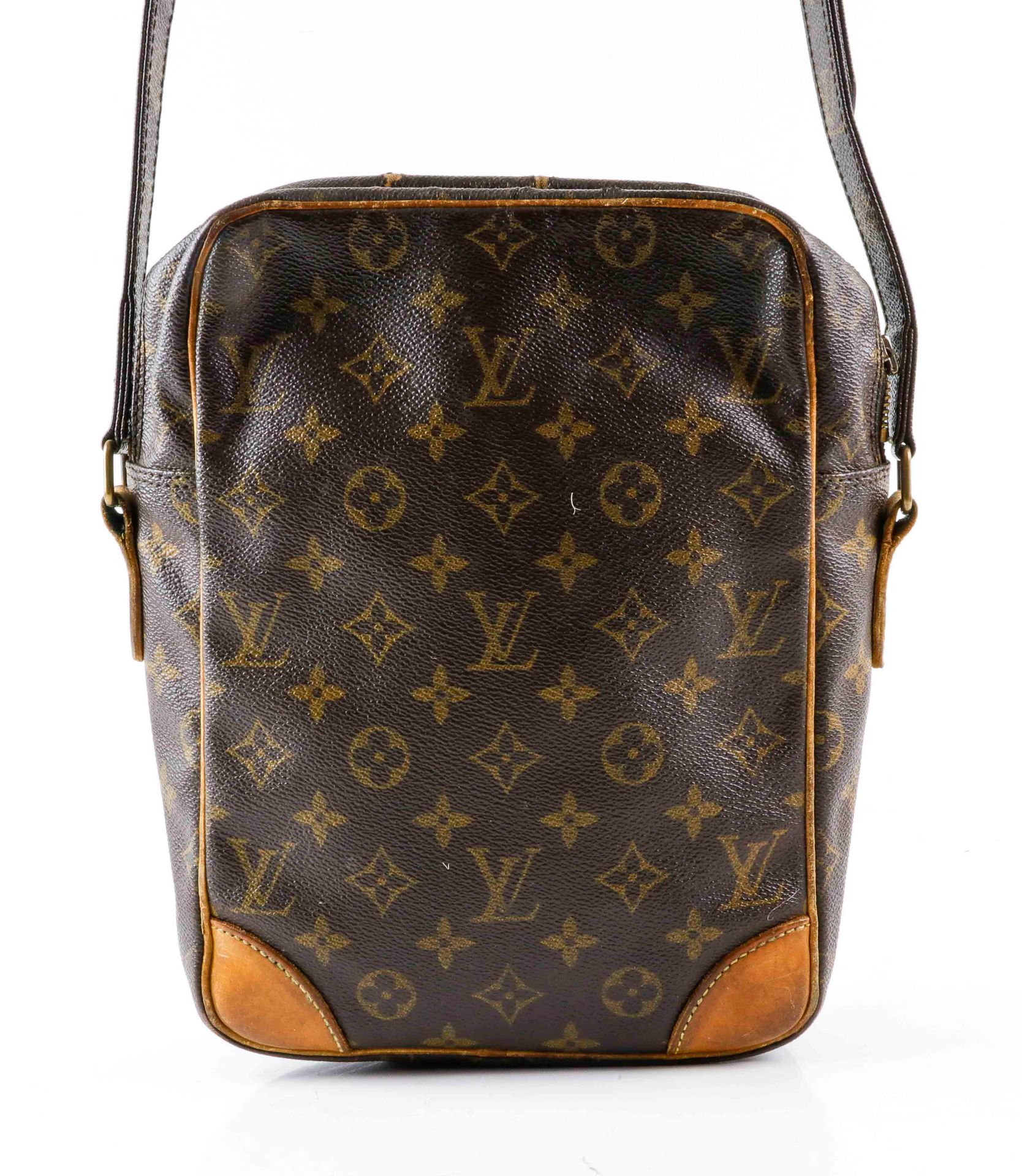 Null Louis VUITTON. Danube" clutch bag in monogrammed canvas and natural leather&hellip;