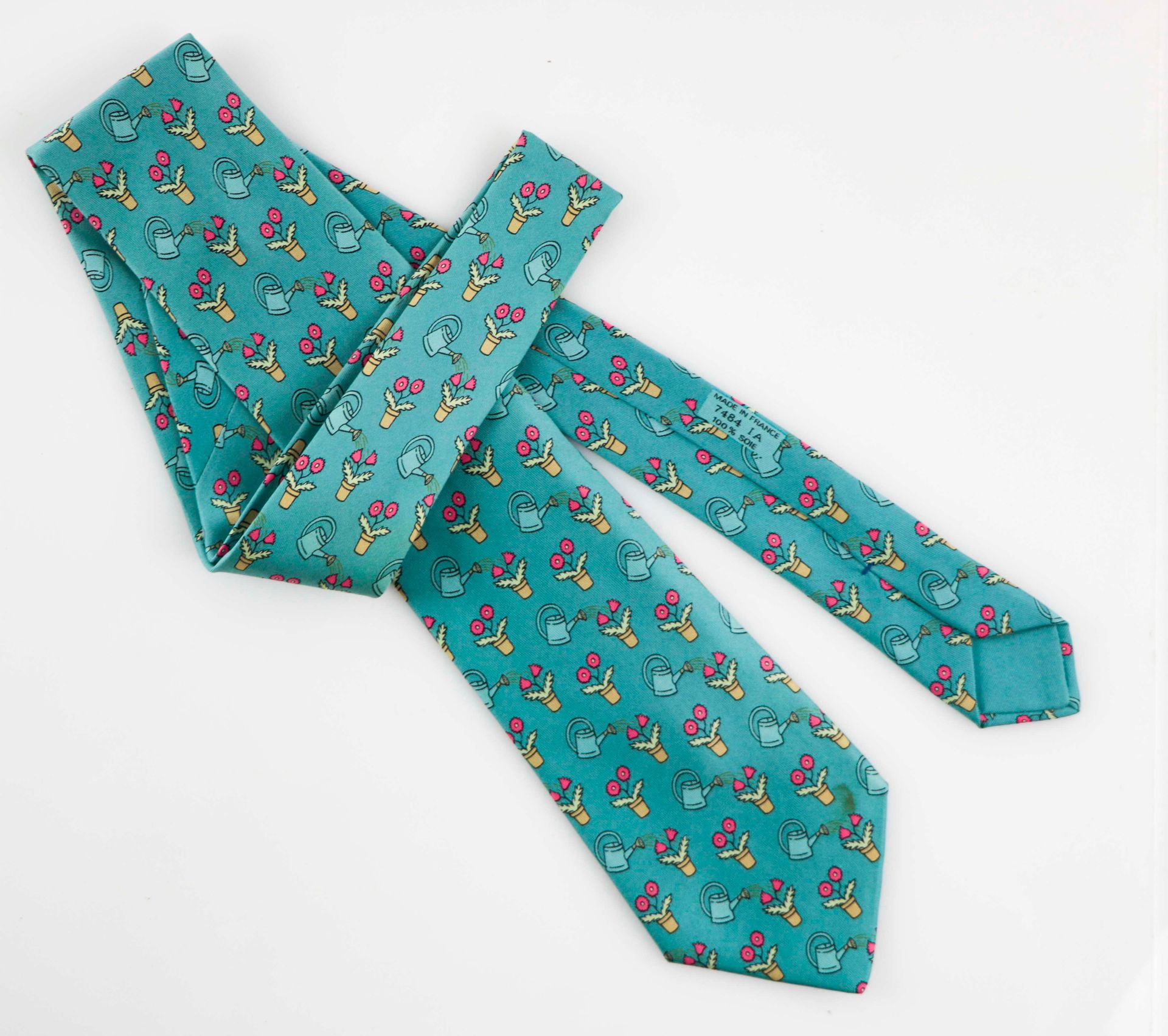 Null HERMES. Corbata de seda multicolor con decoración de una regadera