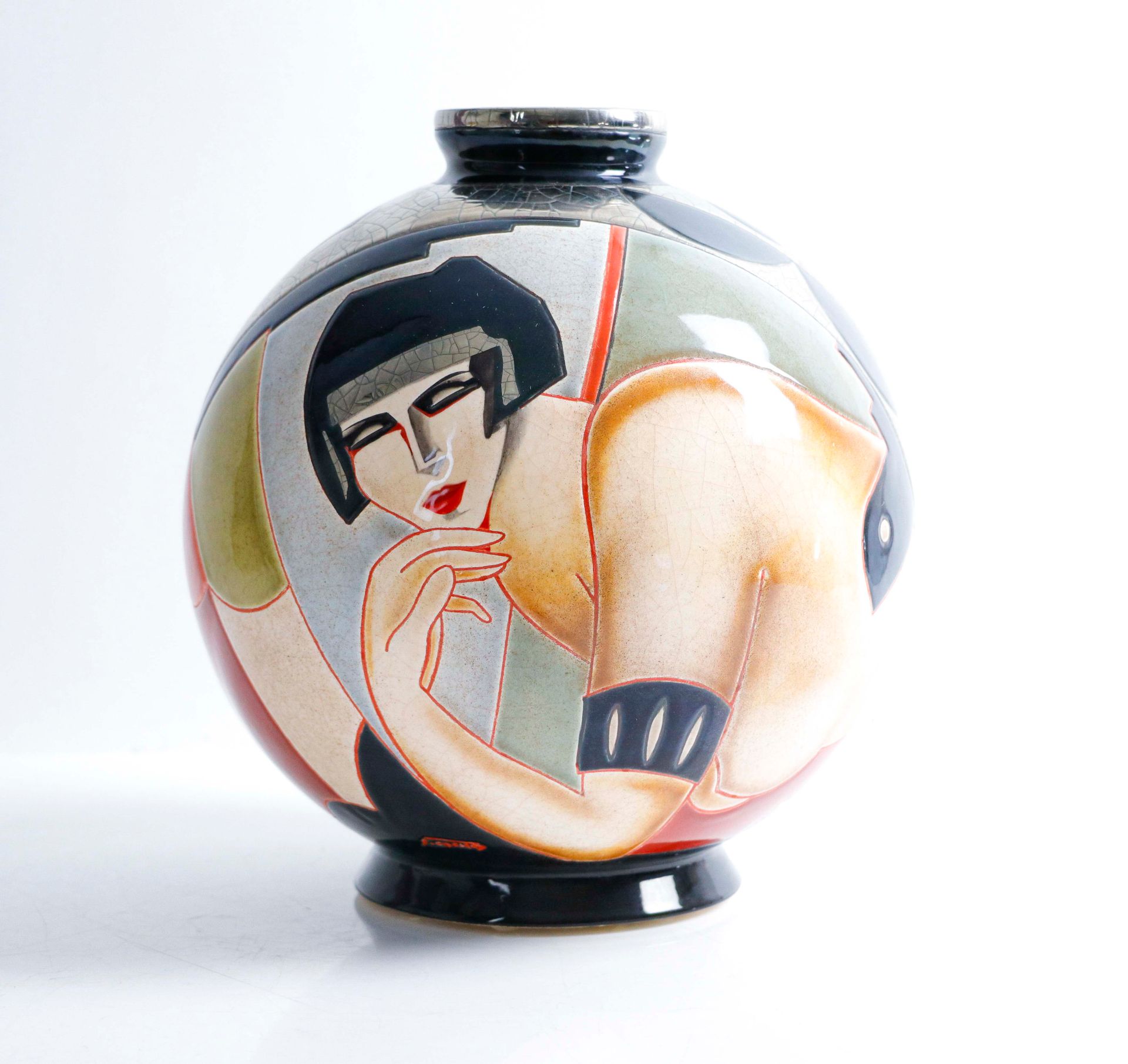 Artiste Stéphane GISCLARD (né en 1966). Lisa. Vase boule en émaux de Longwy. Sig&hellip;