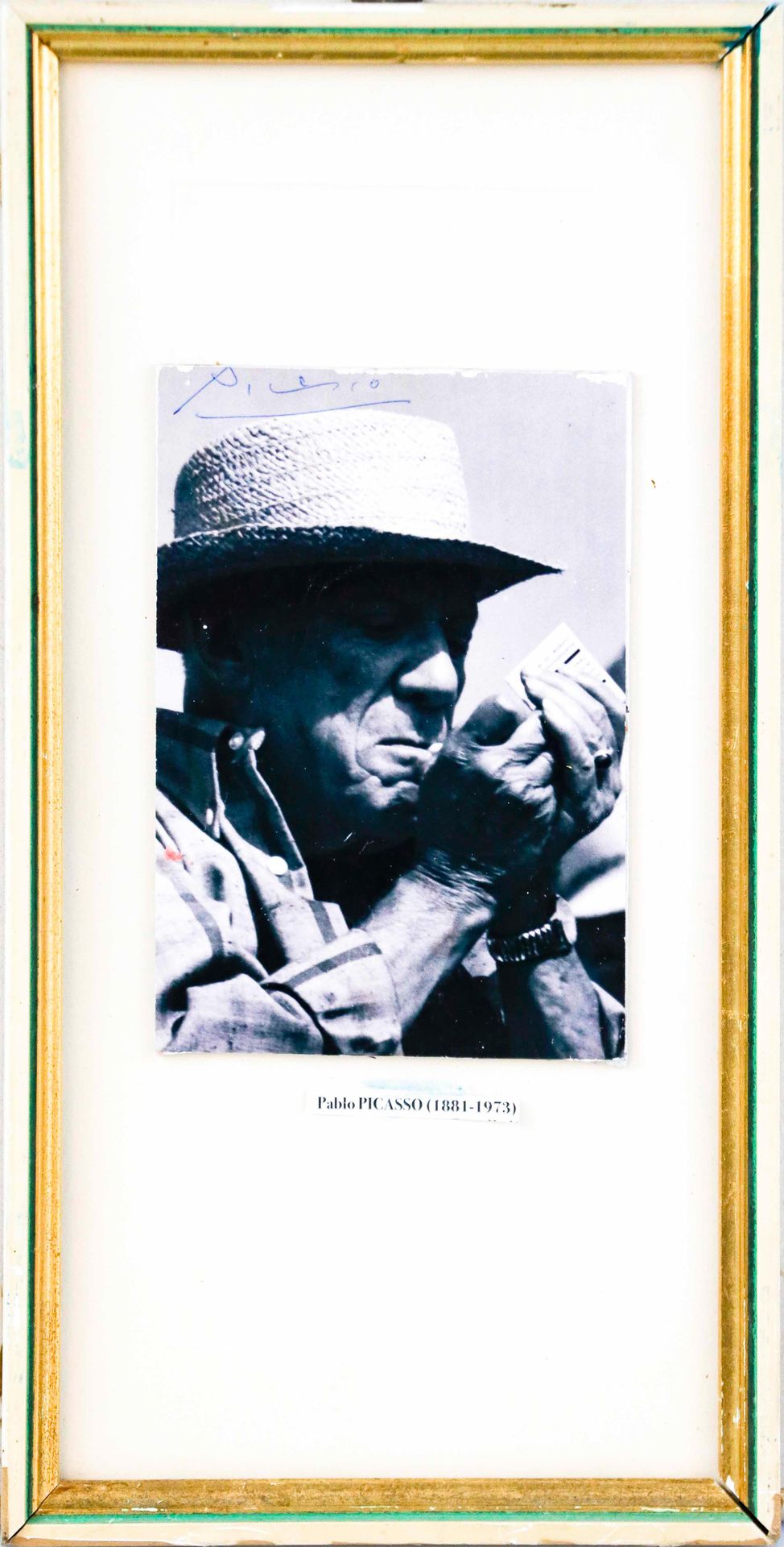 Null Pablo PICASSO (1881-1973), d'après Picasso au chapeau 照片顶部有签名（不保证） 14 x 10 &hellip;
