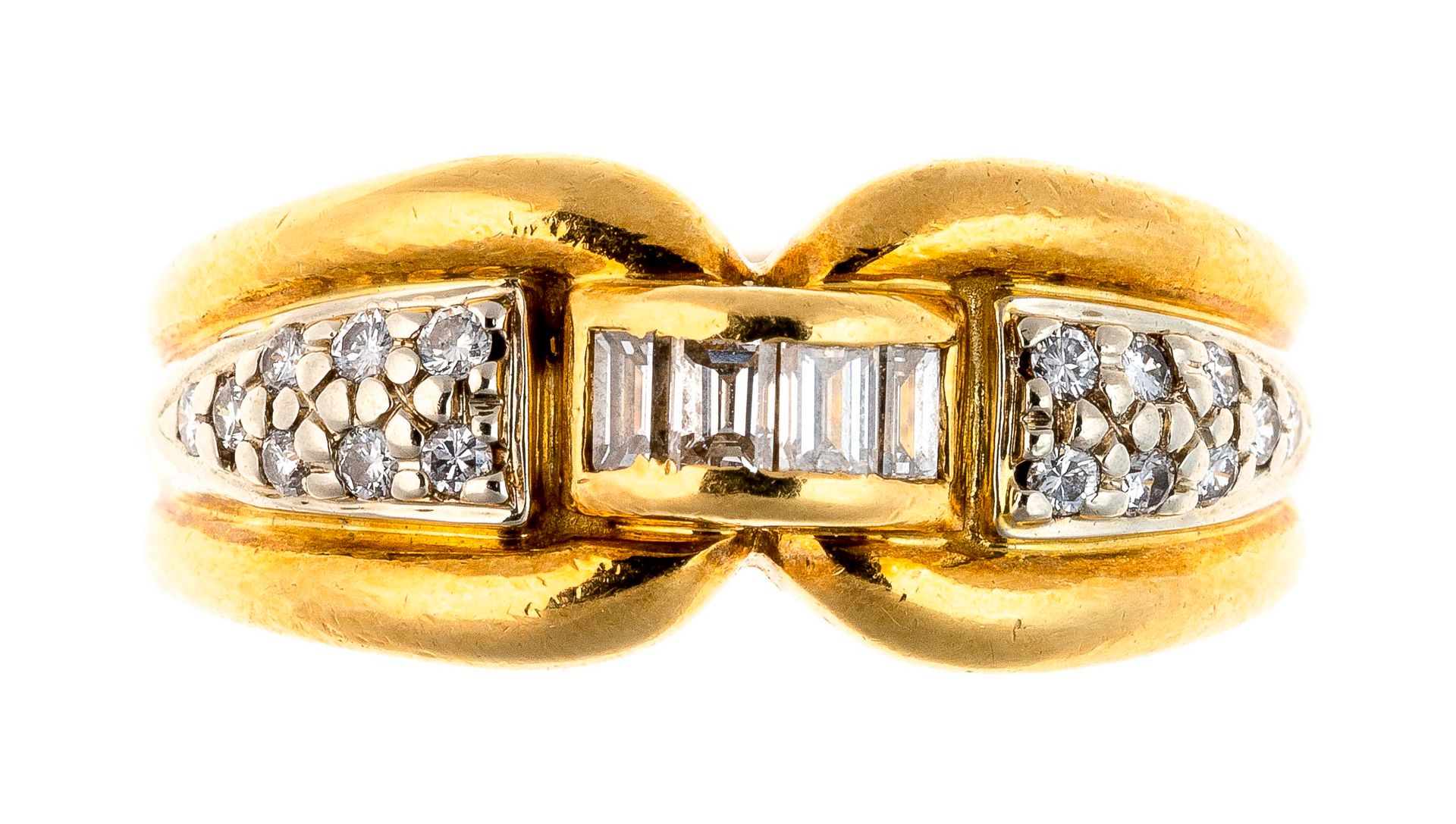 Null 镶嵌长方形钻石和钻石的金戒指。毛重：8.3克。手指大小：58。