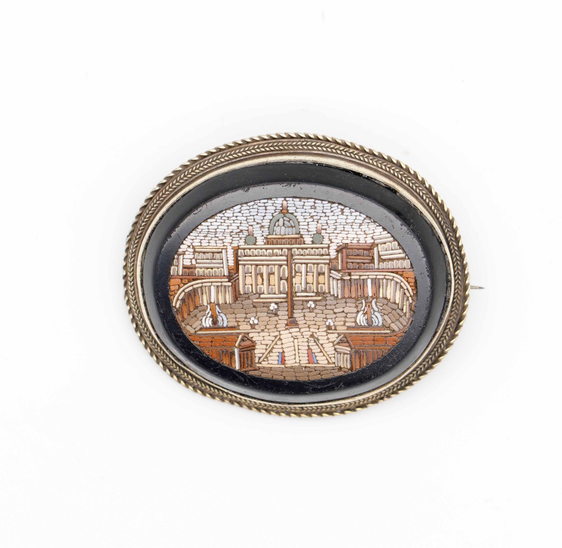 Null Spilla ovale decorata con un micro mosaico raffigurante Piazza San Pietro.