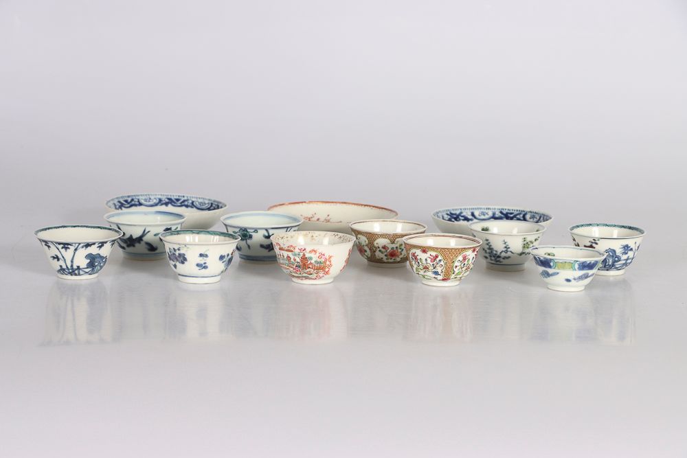 Null (13) CHINE, XVIIIe- XIXe siècle. Ensemble en porcelaine comprenant dix tass&hellip;
