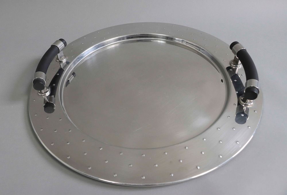 Null Michael GRAVES (1934-2015). Very large "Mgvass" serving tray in stainless s&hellip;