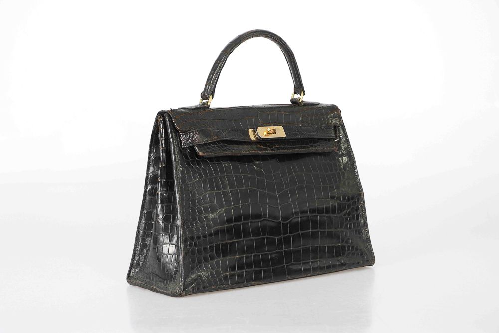 Null HERMES Paris. Circa 1960s. Kelly" bag in black crocodile - Gold-plated fast&hellip;