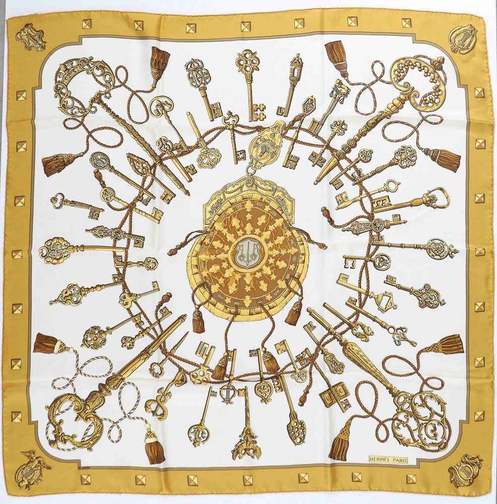 Null HERMES. Printed silk square with golden keys on an ecru background