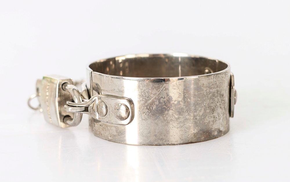 Null DOLCE GABBANA. Silver plated metal bracelet with padlock and key