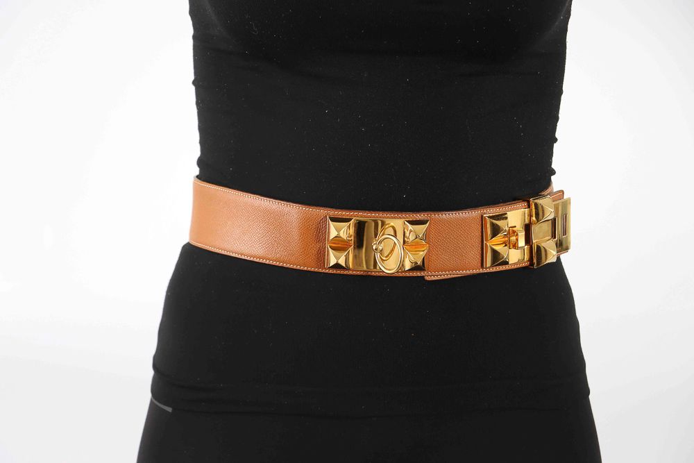 Null HERMES - Belt "Médor in gold leather - Gold metal jewelry - L : 86 cm