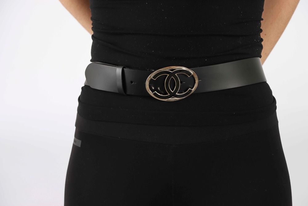 Null CHANEL - Cinturón de cuero negro - Hebilla de metal plateado esmaltado negr&hellip;