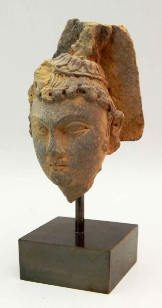 Null Tête masculine en schiste. Art Gréco-Bouddhique du Gandhara (Ier-Ve siècle)&hellip;