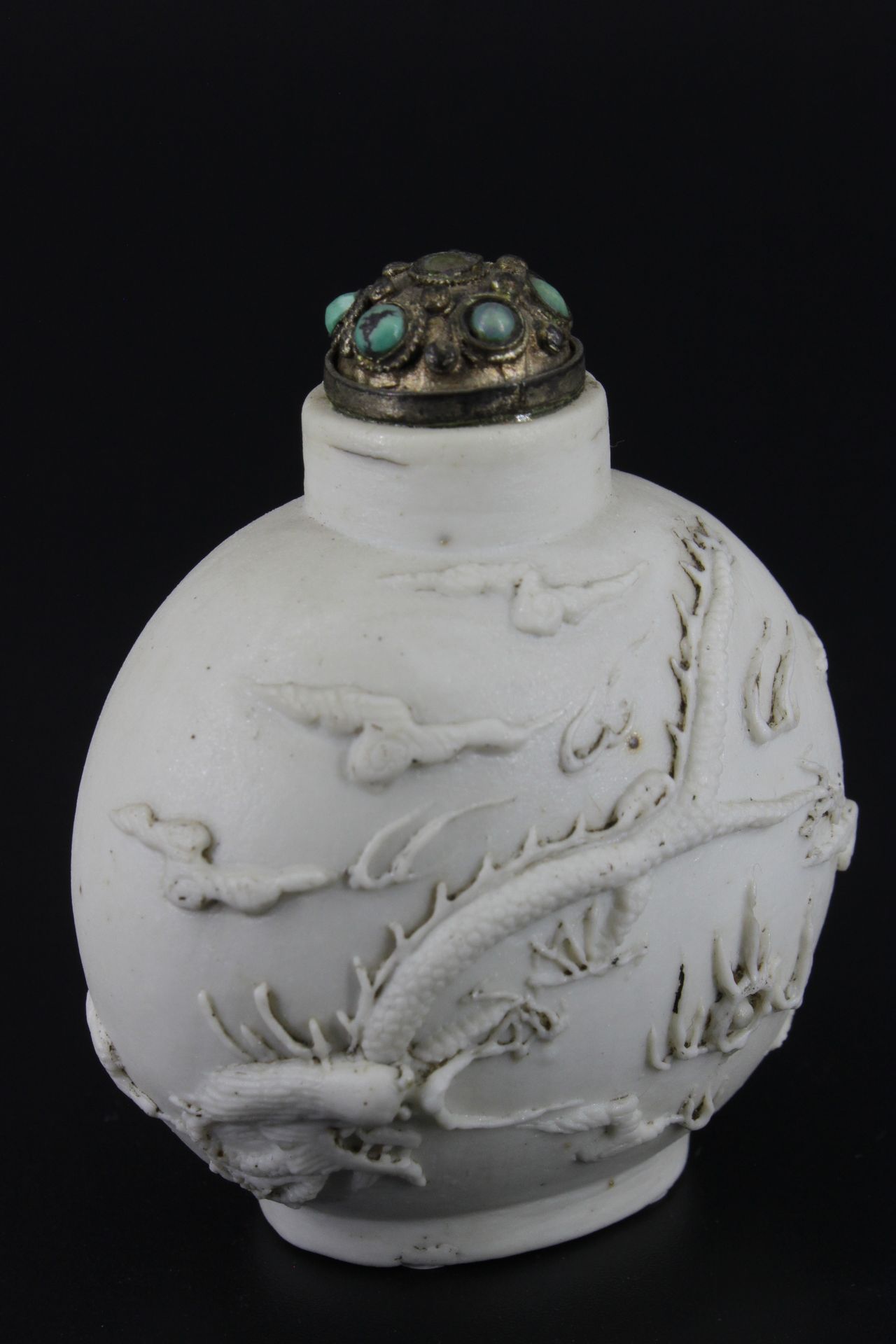 Tabatière chinoise en céramique blanche ornée d'animaux fantastiques Altura : 6,&hellip;