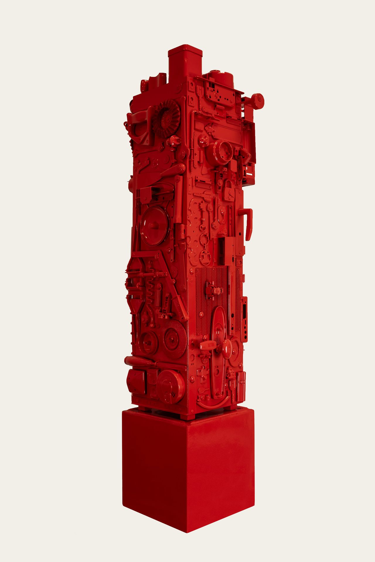 LEON Anmarie : Totem - Sculpture en bois, métal et plastique peinte de couleur r&hellip;