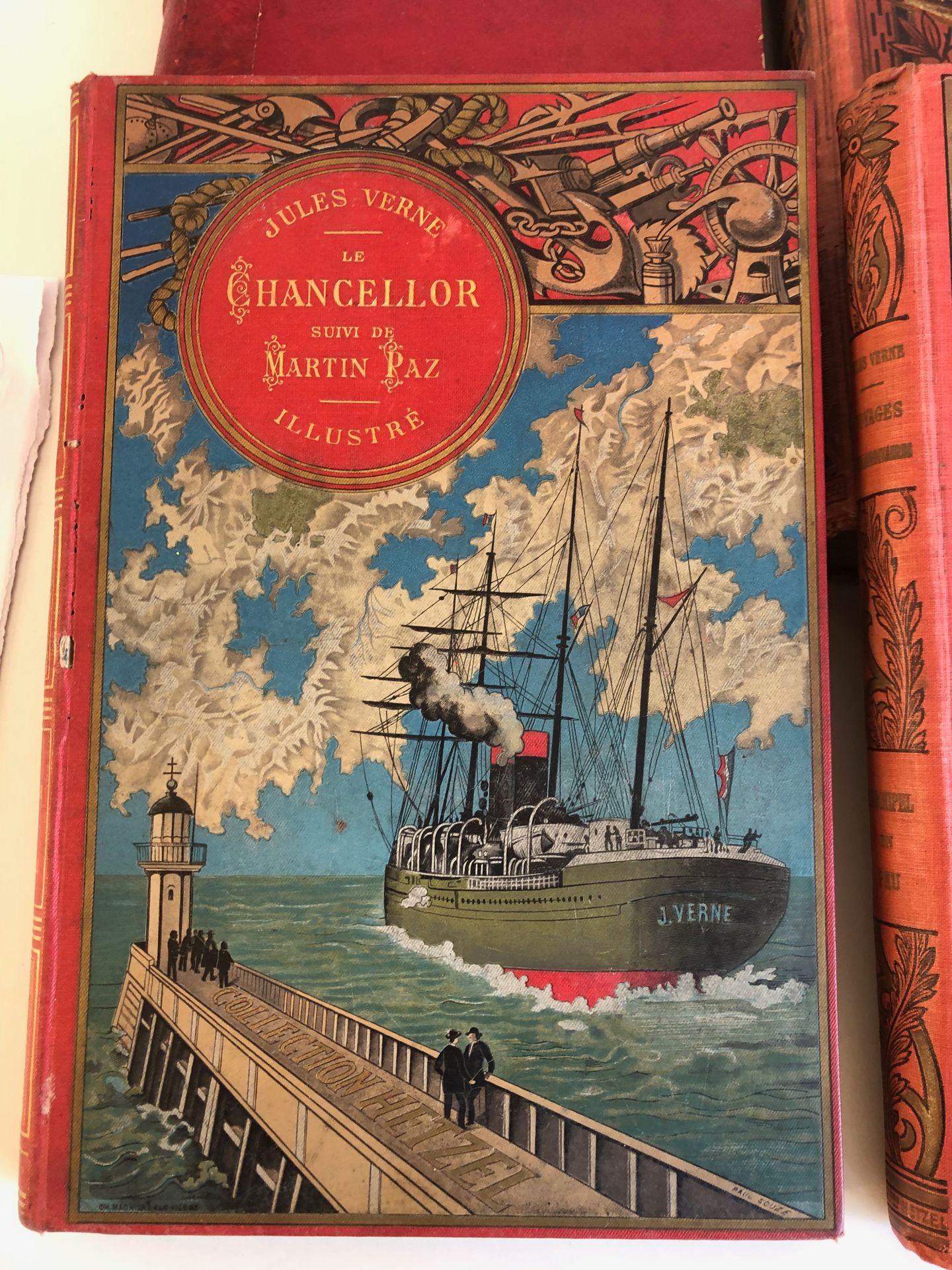 VERNE (Jules) 黑印第安人》/《大法官》/《马丁-帕斯》。非凡旅行集》--1卷，8开本，酒红色珍珠岩，光滑的书脊，带有华丽的盒子。Paris Het&hellip;
