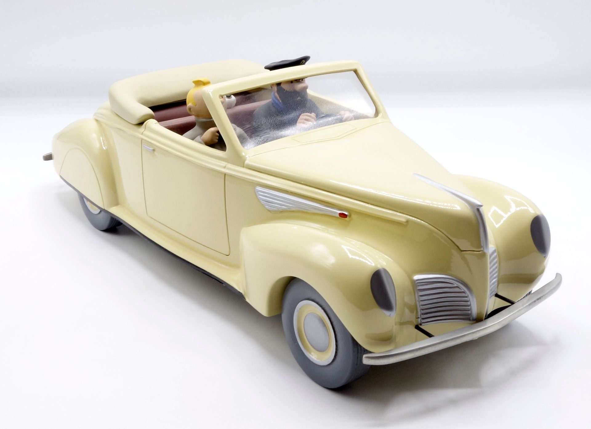 HERGÉ 
AROUTCHEFF : Tintin, the beige Lincoln (40014), 3rd version for Moulinsar&hellip;
