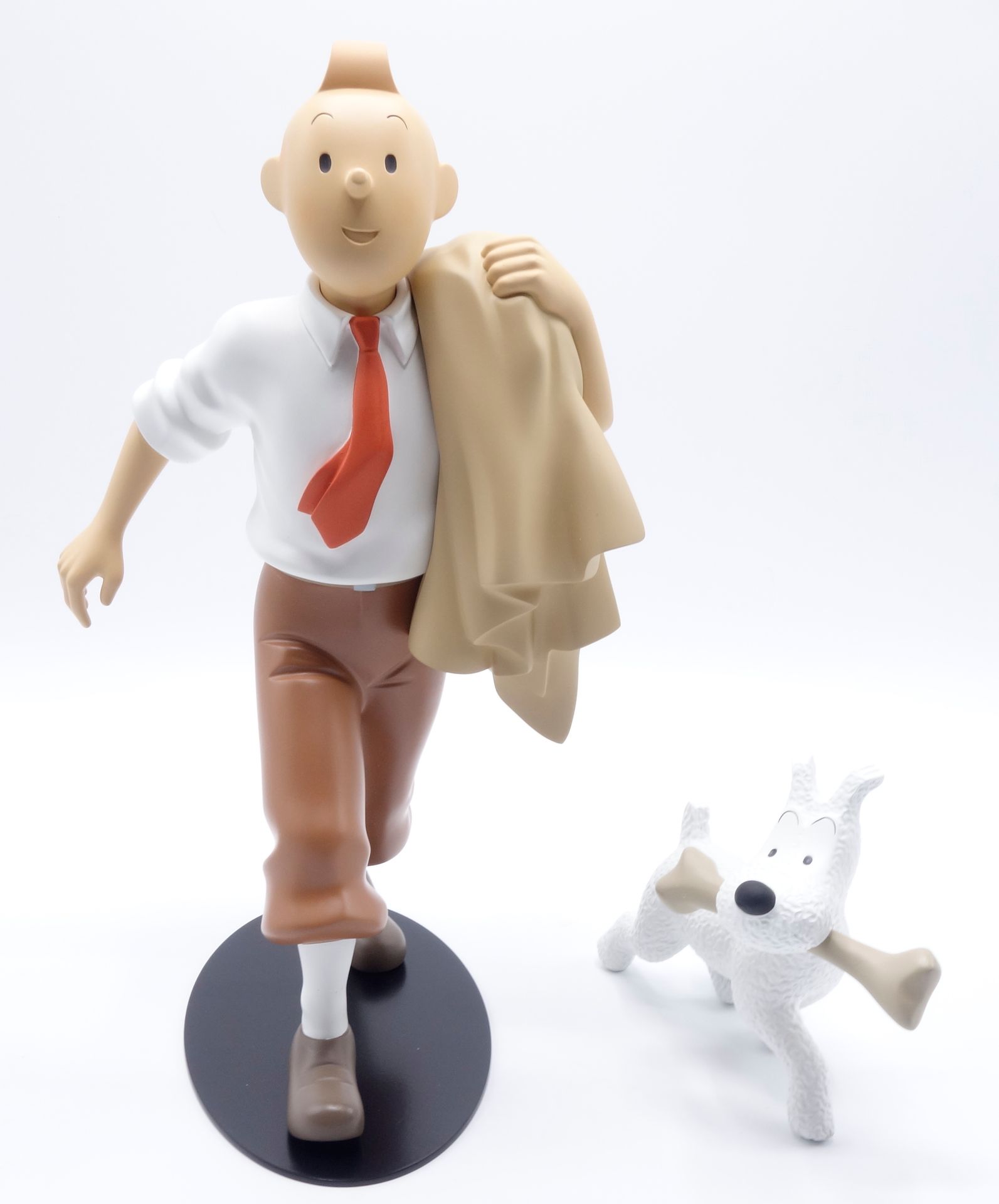 HERGÉ 
MOULINSART RESINE : Tintin Nostalgie, 45970, le grand globe trotter, 2007&hellip;