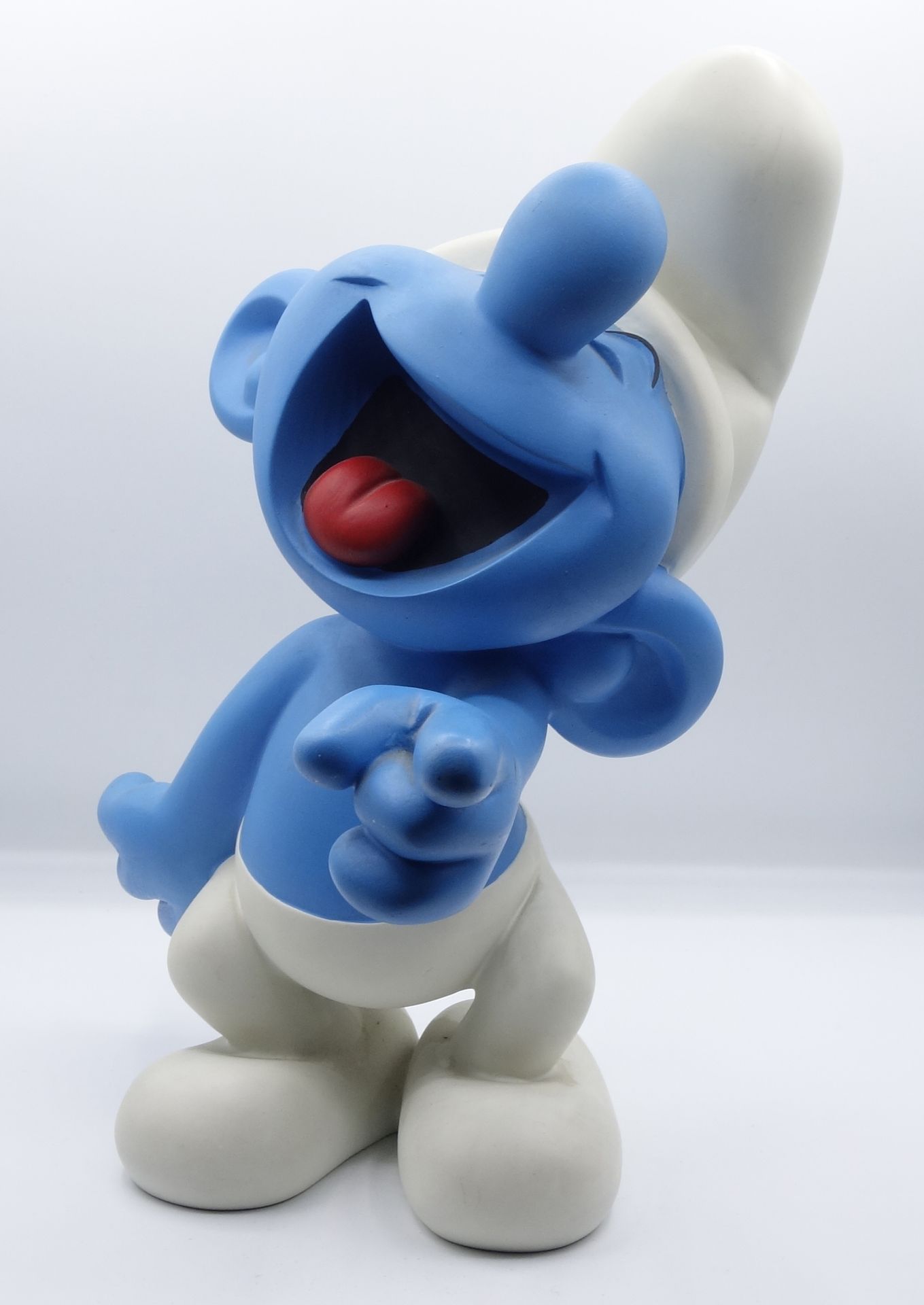 PEYO 
LEBLON-DELIENNE: Smurf, laughing (220), 1997, n°/1000, 28 cm.