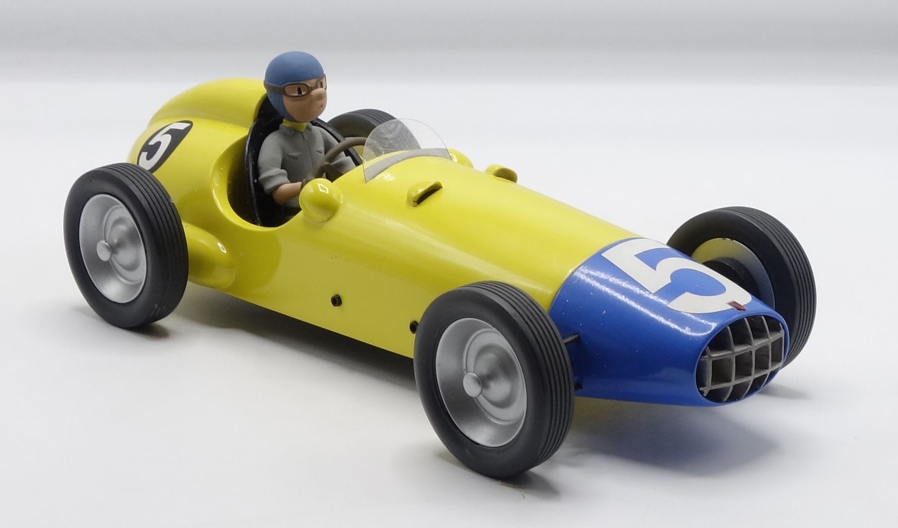 André FRANQUIN 
AROUTCHEFF :Spirou，Fantasio驾驶的5号赛车（D145.01），"Les Héritiers"，2000&hellip;
