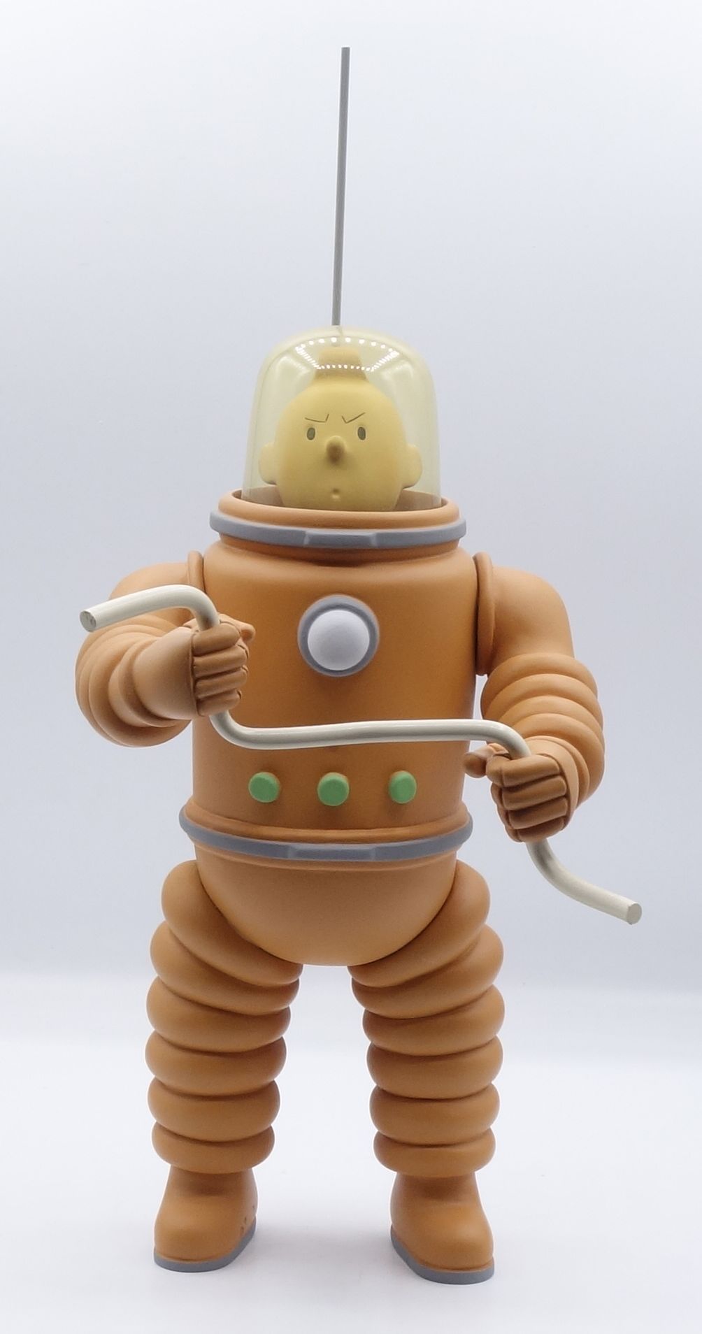 HERGÉ 
MOULINSART RESINE : Tintin, 45911, cosmonaute, On a marché sur la lune, 2&hellip;