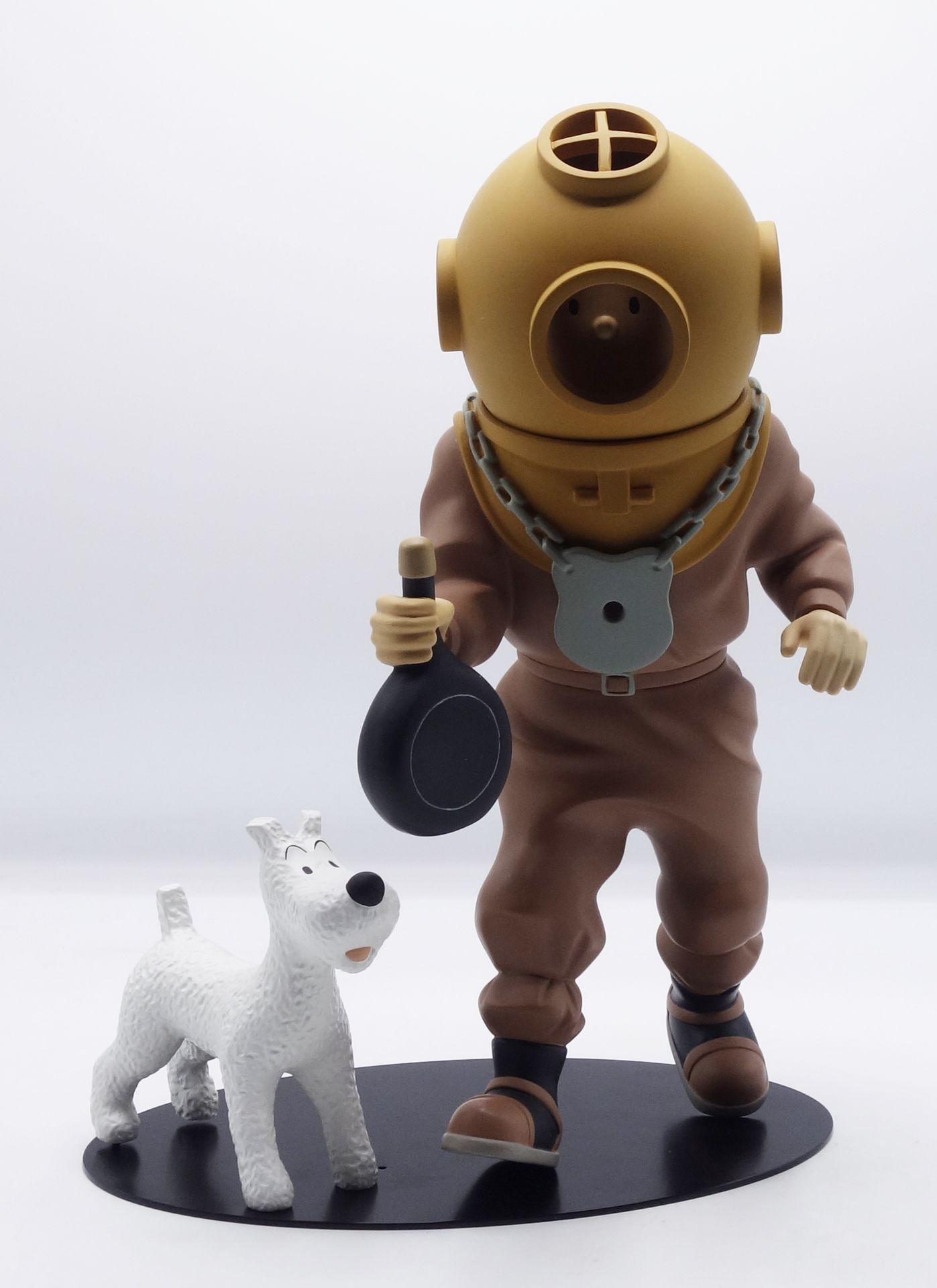 HERGÉ 
MOULINSART RESINE : Tintin Nostalgie, 45972, the great diver, The Treasur&hellip;