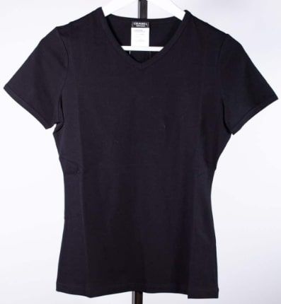 Null CHANEL UNIFORM - TEE SHIRT, black cotton and elasthane, short sleeves, V-ne&hellip;