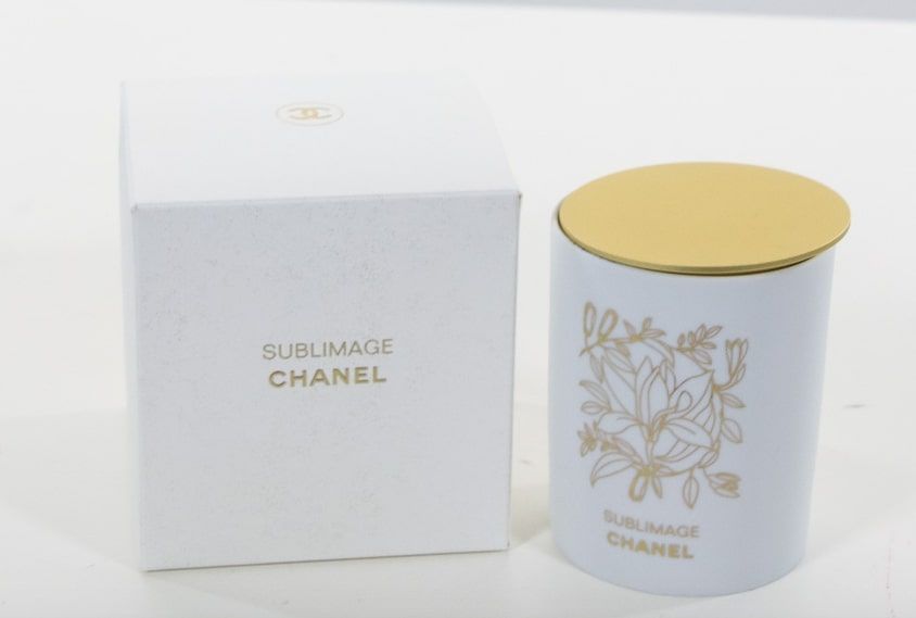 Null CHANEL - BOUGIE Sublimage de Chanel, verre blanc. Contenance de 200g. ETAT &hellip;