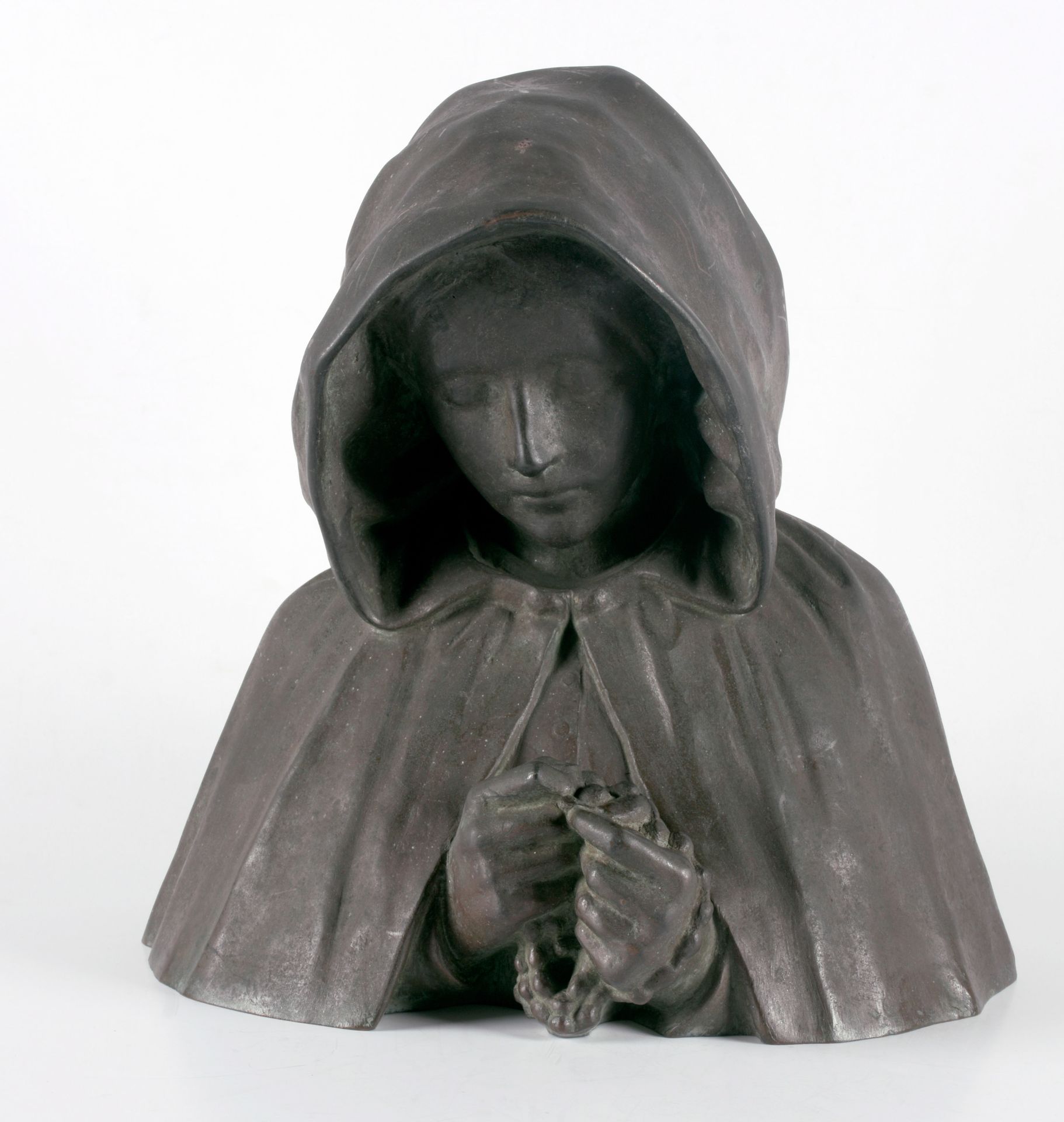LALOO, Karel (1883-1957) Buste van biddende jonge vrouw met kapmantel

Brons (25&hellip;