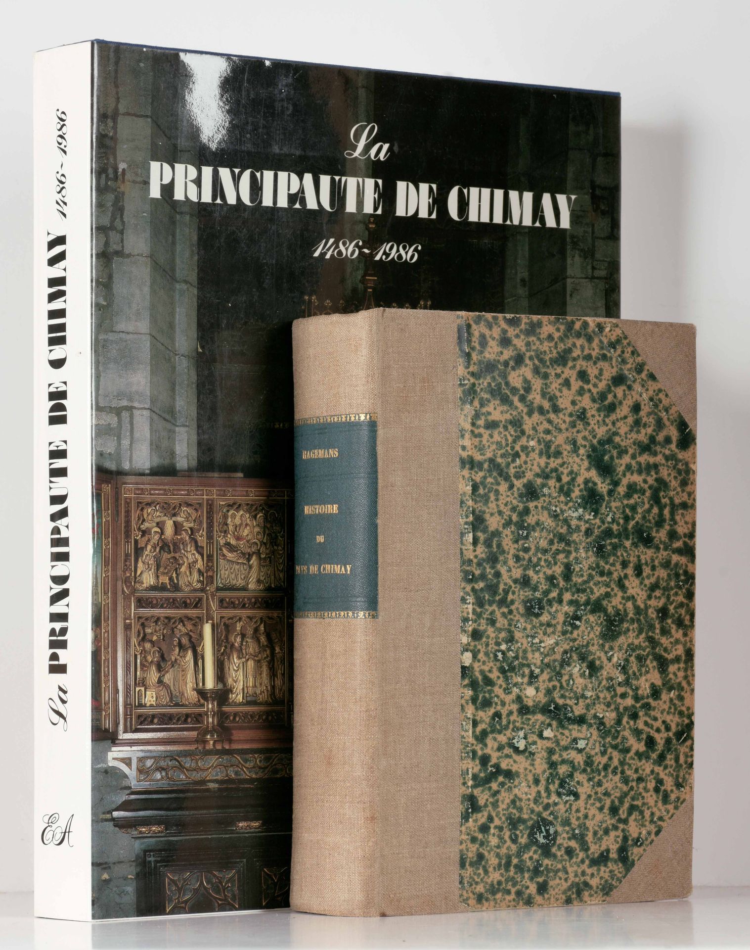 HAGEMANS, G. Histoire du pays de Chimay

In-8°, xvi - 599 pp, illustré de 3 pl. &hellip;