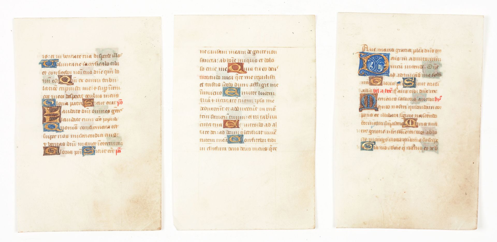[MINIATUURBLADEN] 3 bladen handschrift met rijk versierde letters (39) met goud &hellip;