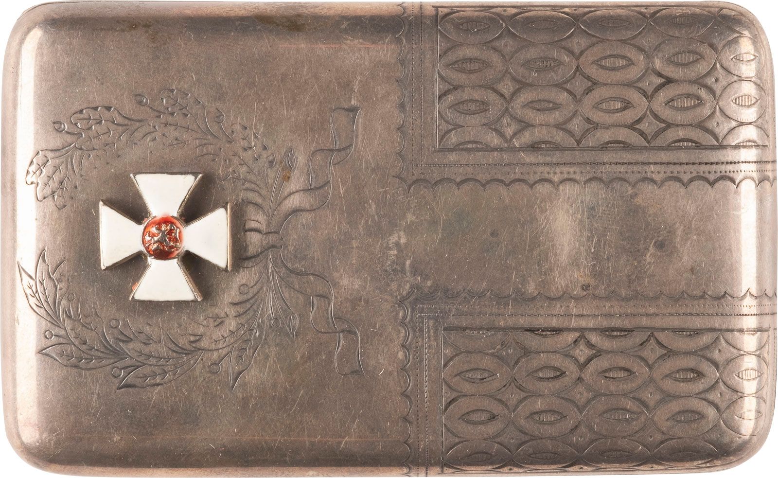 A SILVER CIGARETTE CASE WITH THE ORDER OF ST. GEORGE 带有圣乔治勋章的银质香烟盒GEORGE 俄罗斯，莫斯科&hellip;