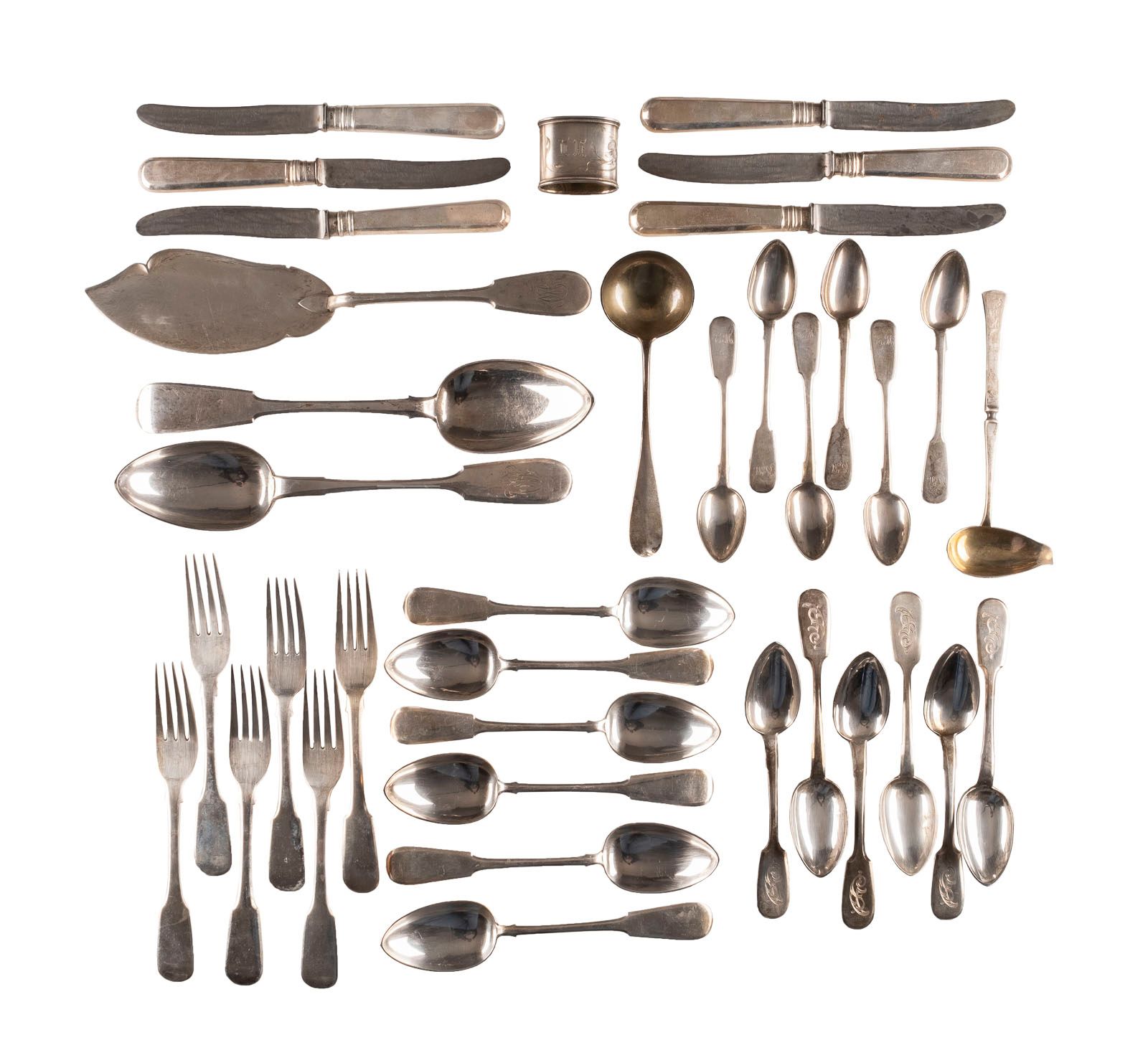 A COLLECTION OF 36 PIECES OF CUTLERY 36件餐具收藏 俄罗斯，圣彼得堡，19世纪末/莫斯科，1908-1917年/基辅，18&hellip;