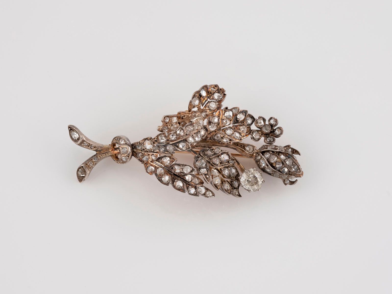 HISTORICAL DIAMOND BROOCH red gold, silver. 6 x 3 cm, to… | Drouot.com