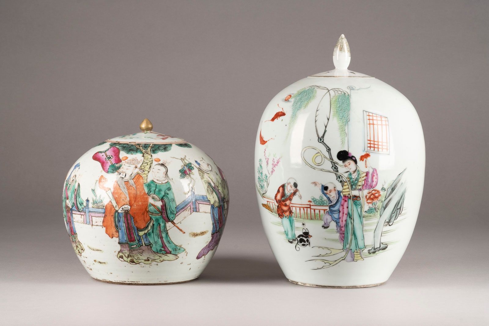 ZWEI FAMILLE ROSE DECKELTÖPFE TWO FAMILLE ROSE JARS AND LIDS China, 19th/20th ce&hellip;