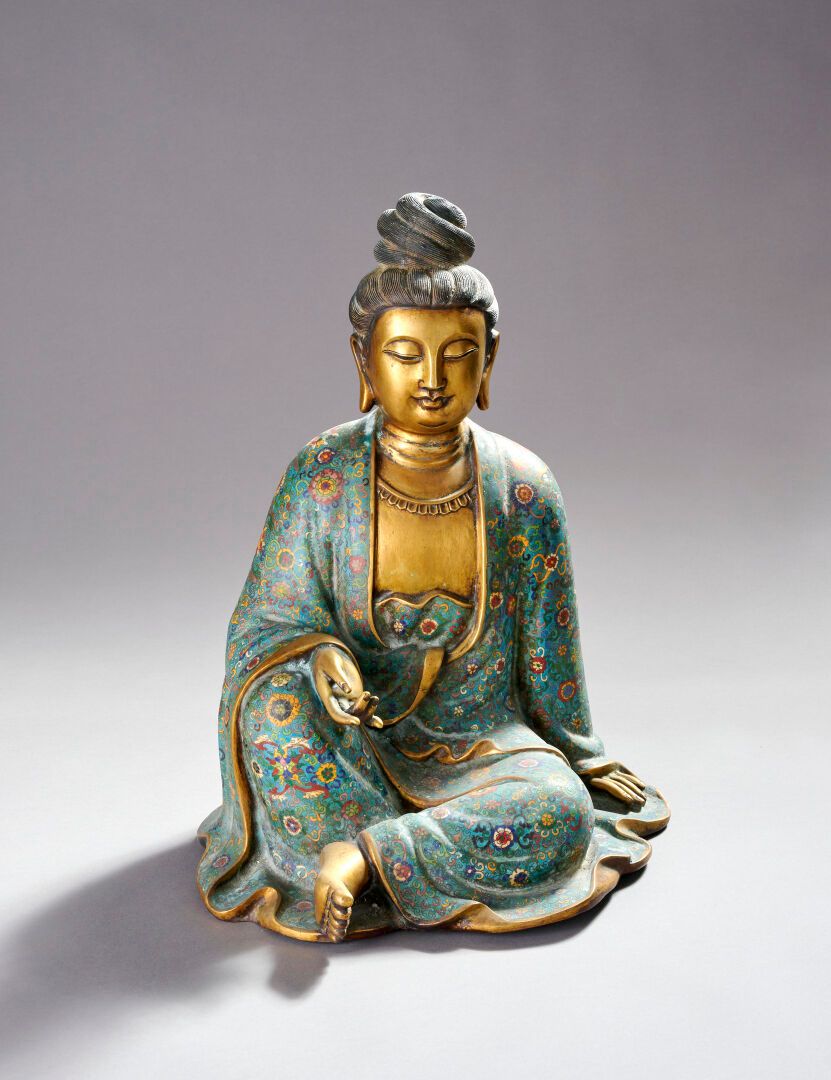 Null CHINE.
Sujet en bronze cloisonné représentant une divinité assise.
50 x 33 &hellip;