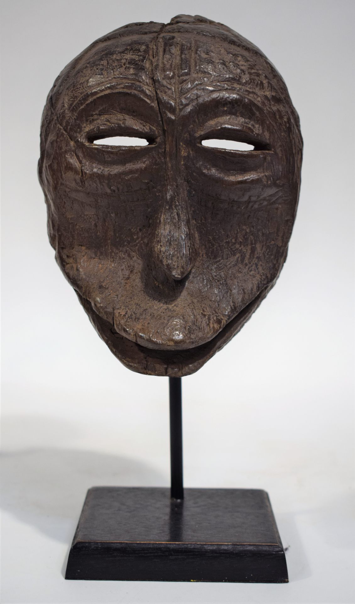 Null (CONGO) Masque SOKOMUTU des Hembas, lié aux rituels onvoquant les esprits d&hellip;