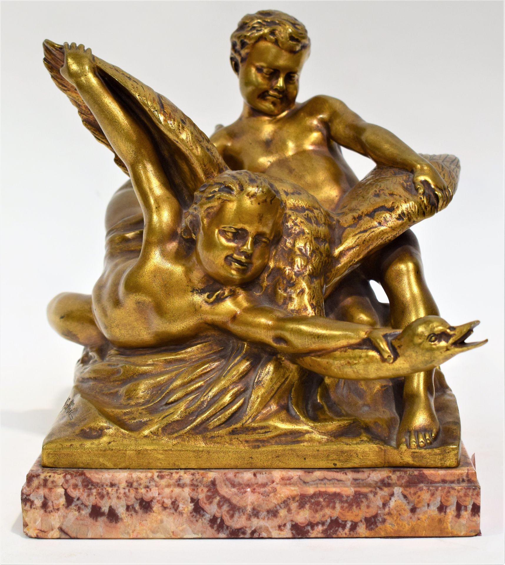 Null Arsène MATTON (1873-1953)

Enfants et oie 

Bronze à patine dorée 

Signé s&hellip;