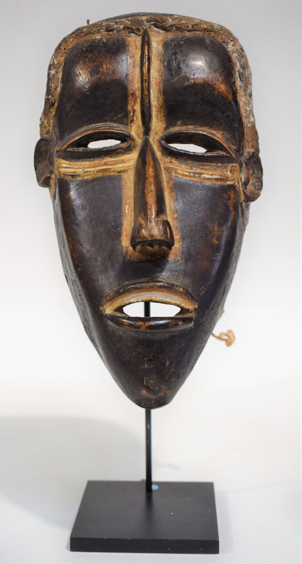 Null (COTE D'IVOIRE) Masque d'ancêtre protecteur BETE, socle sur mesure, 25 cm

&hellip;