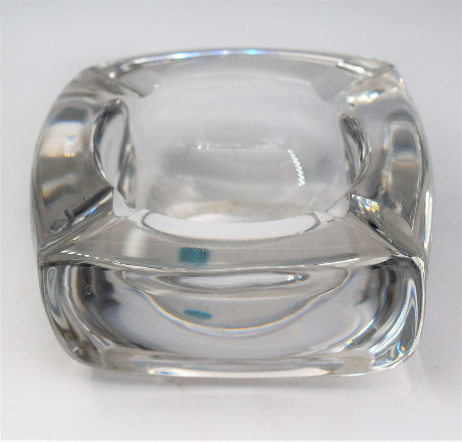 DAUM : Cendrier en cristal des années 70 en cristal DAUM, signé sous la base, 11&hellip;