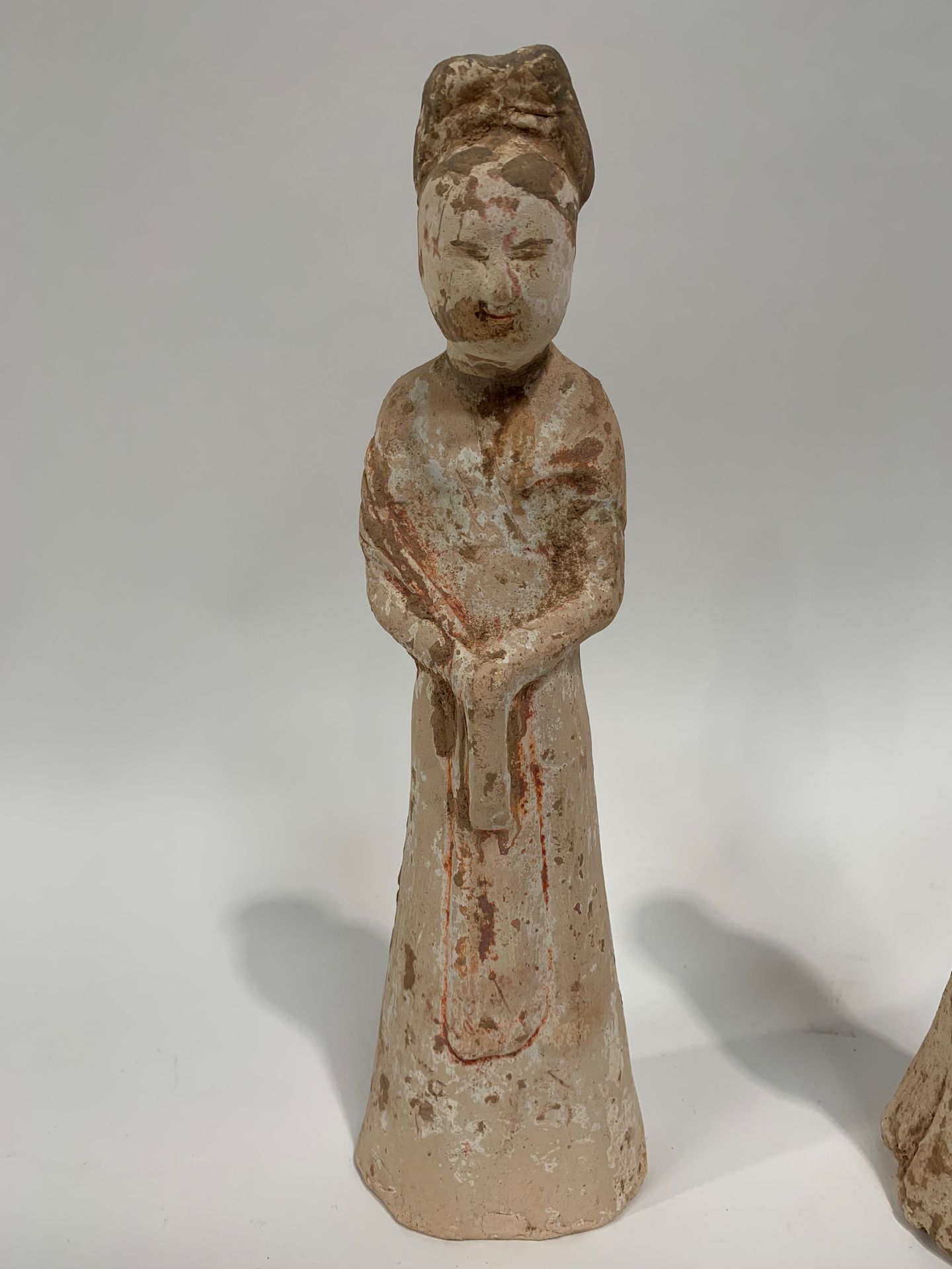 Null CHINE, probablement Dynastie Tang (618-907). Dame de cour vêtue d'une longu&hellip;
