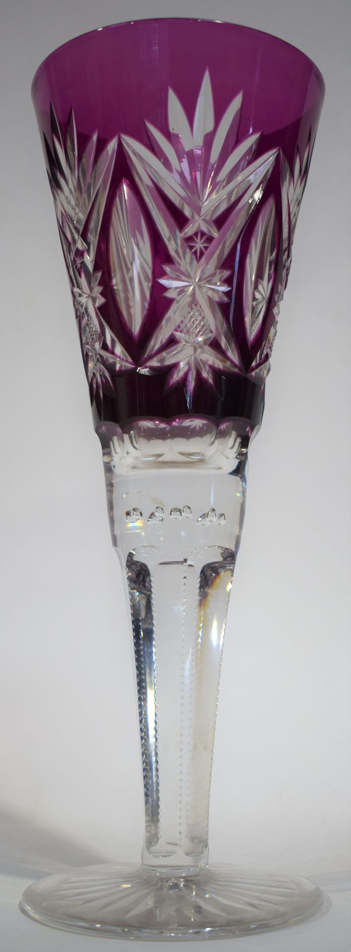 Null Très grand verre en cristal coloré violet, dans le goût de VAL SAINT LAMBER&hellip;