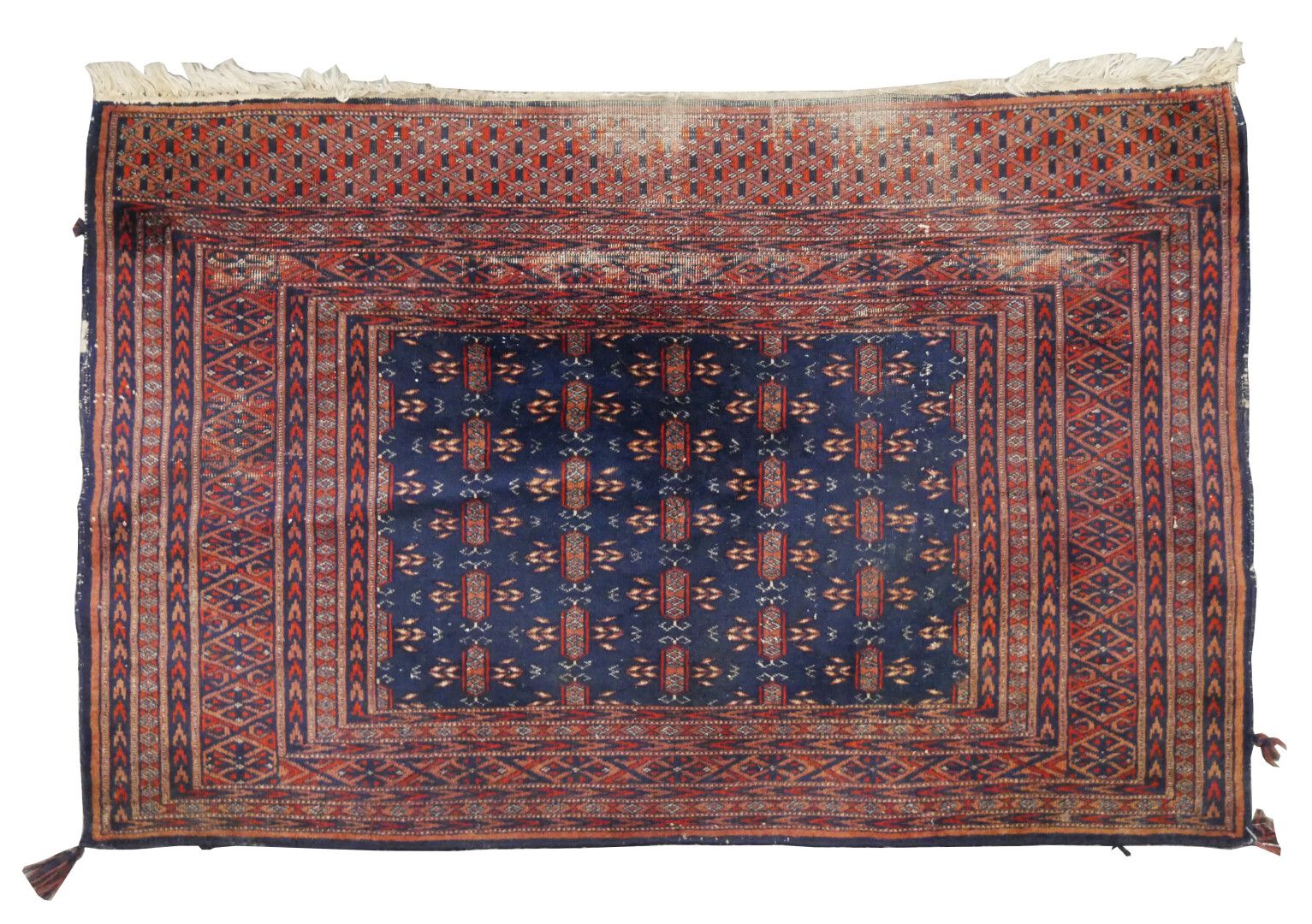 Null ORIENTE 

Piccolo tappeto di lana con sfondo blu notte e decorazione geomet&hellip;