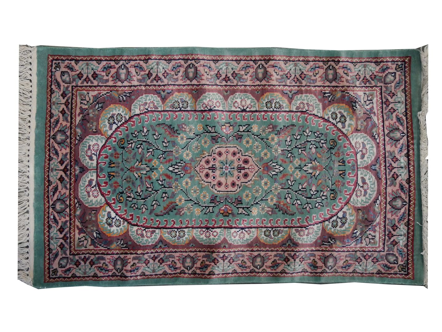 TAPIS - XXe SIECLE 地毯 - 20世纪 

东方地毯，中央装饰为浅蓝色背景的椭圆形奖章，紫色背景上装饰有花卉图案，并有四个边框。

尺寸：95&hellip;