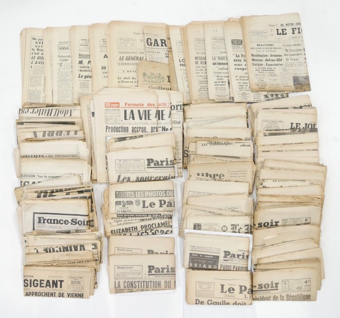Null 旧报纸

大约90份报纸，包括《小巴黎人》、《日刊》杂志、《L'oeuvre》、《日刊》、《France soir》、《Le Matin》、《L'in&hellip;