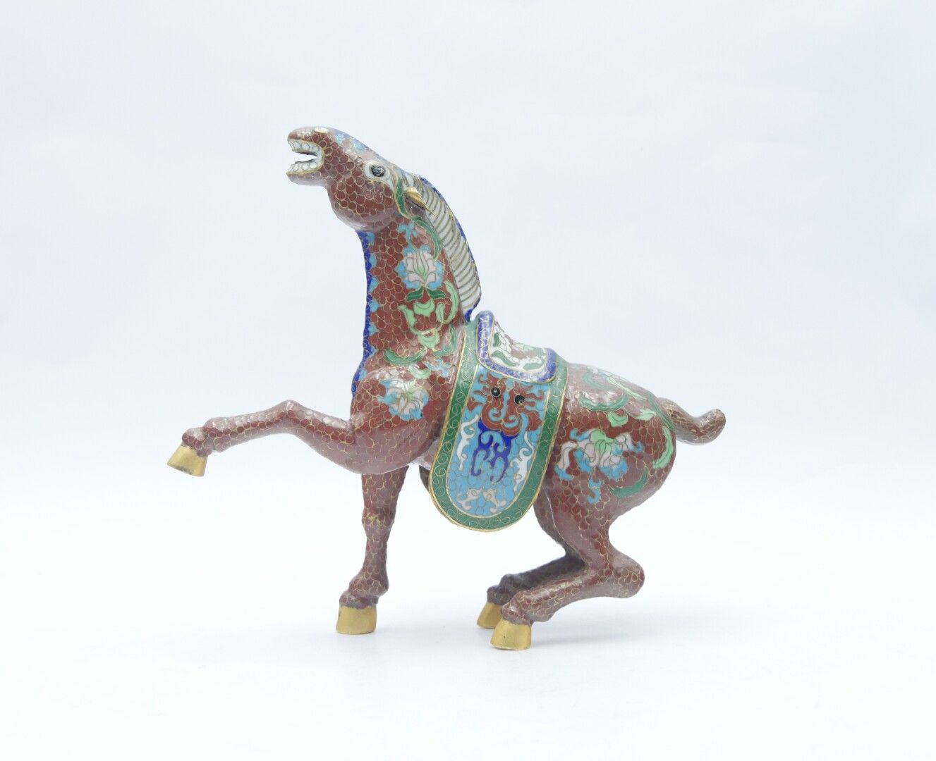 Null CHINA 

Horse in cloisonné metal. 

H. 22 cm. 

Impacts, missing gilding an&hellip;