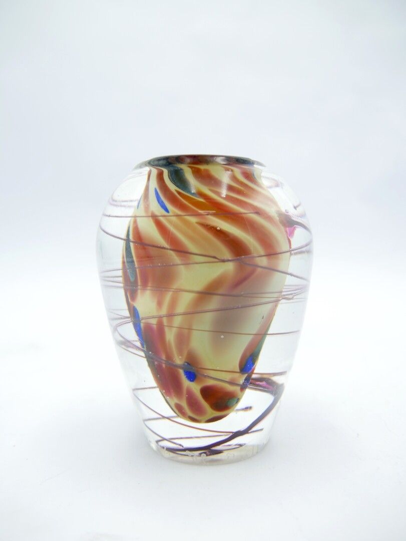 Null Ingrid MAILLOT (1956) - Marseille 

Vase in blown glass with spotted and sw&hellip;