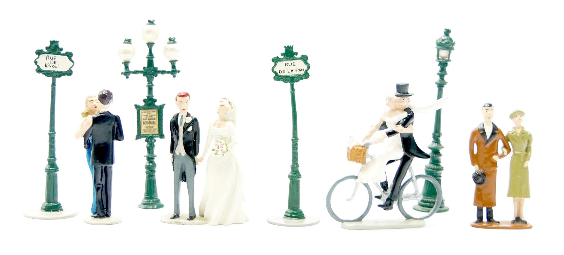 Null 皮克斯和杂项

人物，巴黎的路灯，自行车上的新郎和新娘夫妇



小幅擦伤，使用状况



专家 : Jean-Claude Cazenave