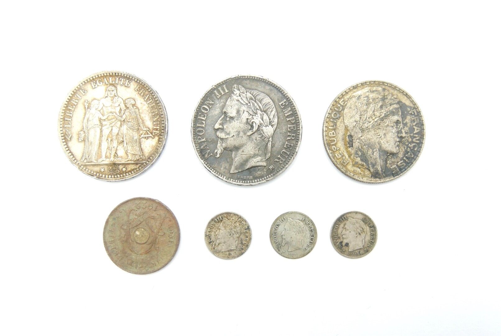 Null 法国和意大利 - 19和20世纪

一批七枚硬币:

- 1875年银质5法郎的赫拉克勒斯号

- 5法郎银币 1869年拿破仑三世的桂冠勋章

- &hellip;