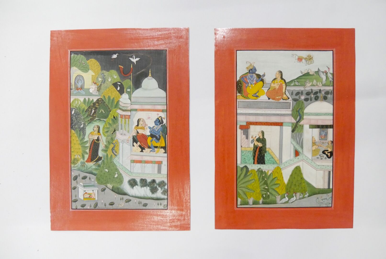 Null 印度 - 邦迪风格 - 20世纪

两幅描绘克里希纳和拉德哈之爱的画作

纸上多色颜料和黄金

迷你版尺寸：21 x 12,7 cm. 和21,5 x&hellip;