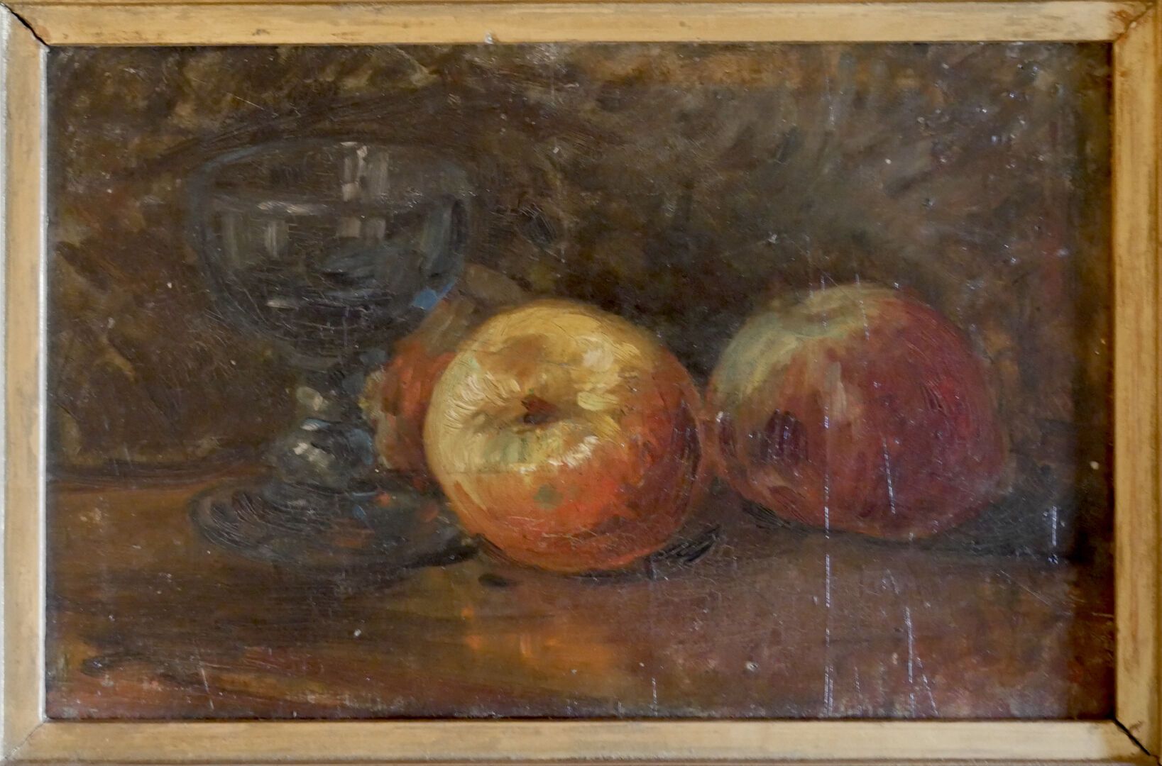 Null 19世纪的学校

苹果和眼镜的静物画

异型油

有框

尺寸：18,5 x 28 cm. 7 1/4 x 11 in.带画框：33 x 43厘米。 &hellip;