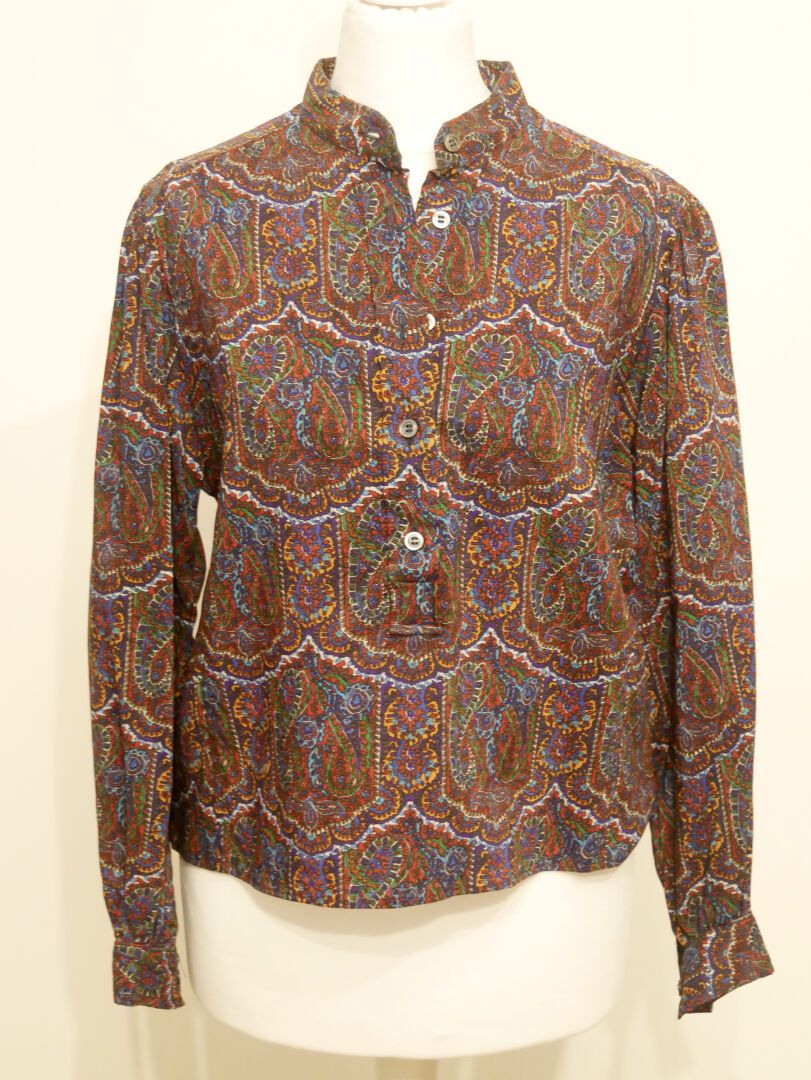 Null SAINT LAURENT RIVE GAUCHE 

Wool blouse with mao collar, paisley print, sle&hellip;
